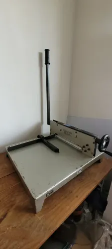 Guilhotina lassane gsi 340 - Semindustrial  - Entrego 