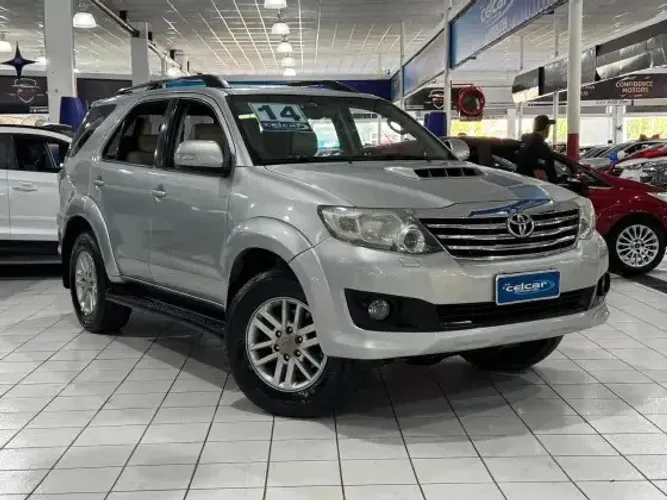 Toyota Hilux SW4 SRV D4-d 4X4 3.0 TDI Dies. AUT 2014