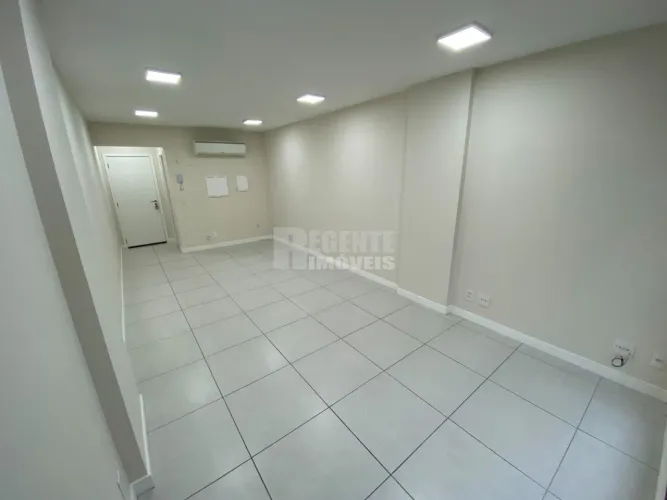 Excelente sala para locação no bairro Trindade!