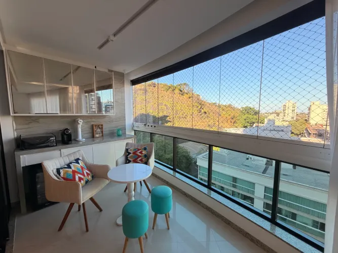 OPORTUNIDADE ÚNICA! Apartamento com Privacidade na Praia do Canto