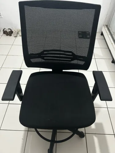 Cadeira Ergonômica Caixa Alta Cavaletti Com Apoio de Pés e Encosto Telado