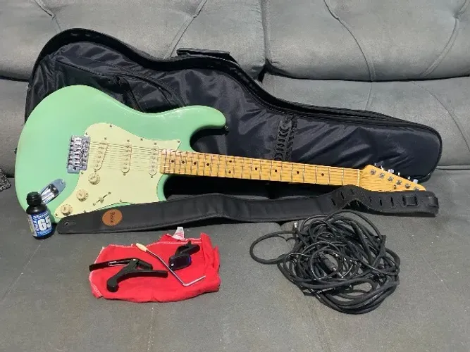 Guitarra Tagima TW530 + acessórios