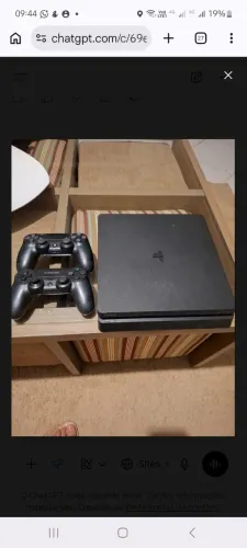 VENDO PS4 SLIM COM 2 CONTROLES  Console funcionando perfeitamente Muito bem conservado.  ?