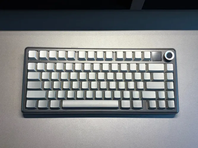 Aula F75 Max