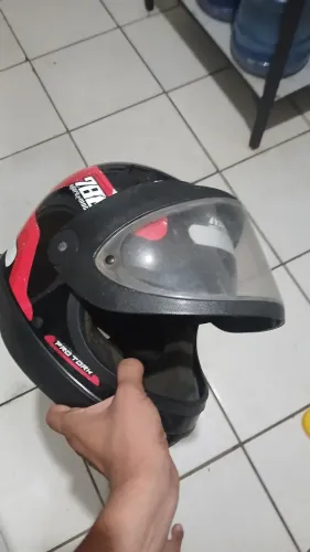 Capacete negociável
