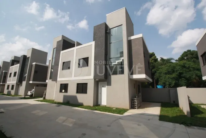 IMOBILIÁRIA JUVEVÊ VENDE SOBRADO BAIRRO UBERABA RUA RODOLFO BERNADELLI, 530 VAGA DE GARAGE