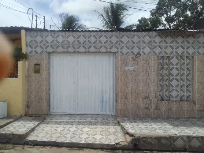 Vende -se uma casa no santos Dumont