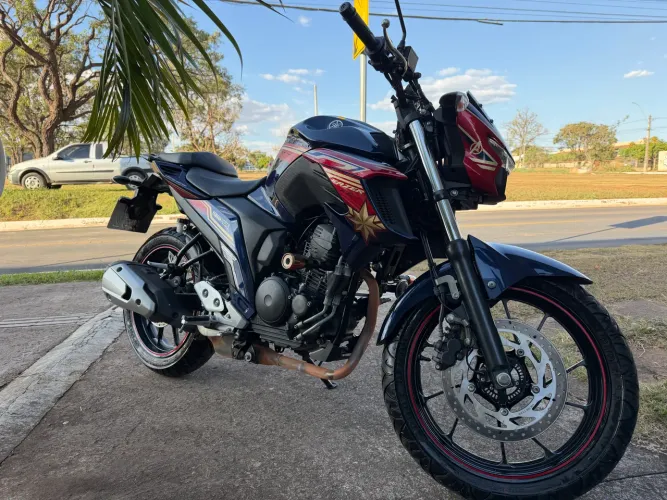 Edição limitada Yamaha Marvel