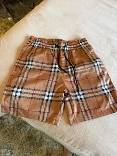 Short de praia Burberry (importado de fábrica italiana)