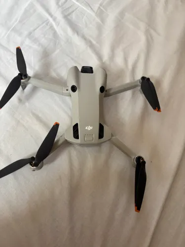 Drone Dji mini 4 pro flay more Combo Plus