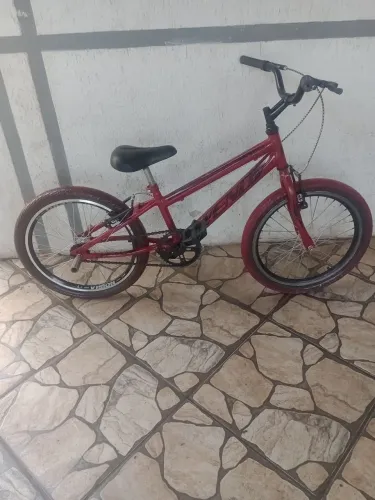 Bicicleta aro 20 em ótimas condições de