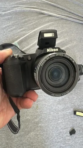 Câmera Digital Nikon Coolpix L320 - Zoom Óptico de 26x 