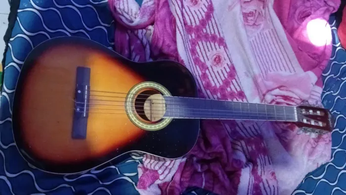 Vende-se violão em bom estado