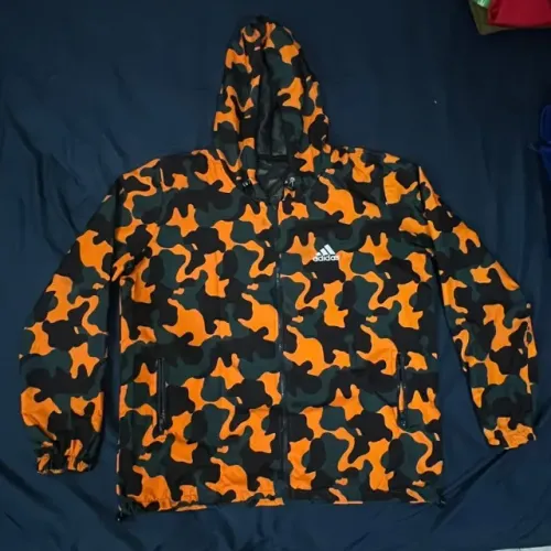 jaqueta corta-vento adidas camuflada - hooded windbreaker