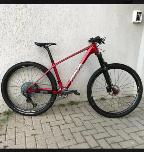 Bicicleta aro 29 quadro carbono