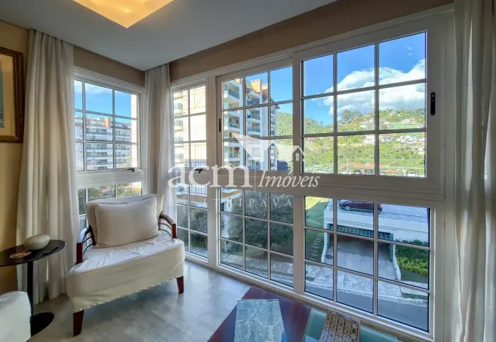 Granja Brasil. Apartamento semimobiliado, sol da manhã, 3 quartos