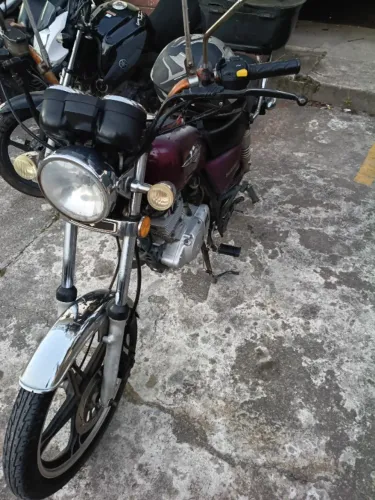 Moto intruder 125 impecável 