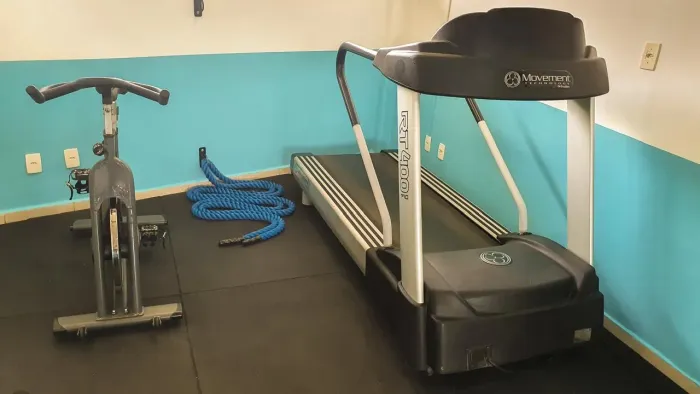 Esteira Moviment RT400 Profissional