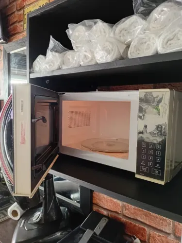 Micro-ondas Philco 21 litros espelhado