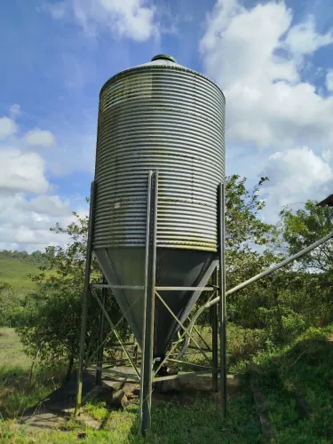 SILO PARA GRAOS E  RAÇÕES 