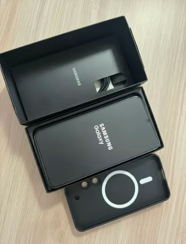 S23 256GB- Estado de Zero, ainda com plasticos originais nas laterais, completo + NF