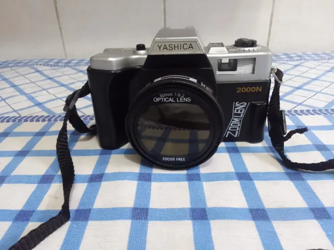 Câmera Fotográfica Yashica 2000n