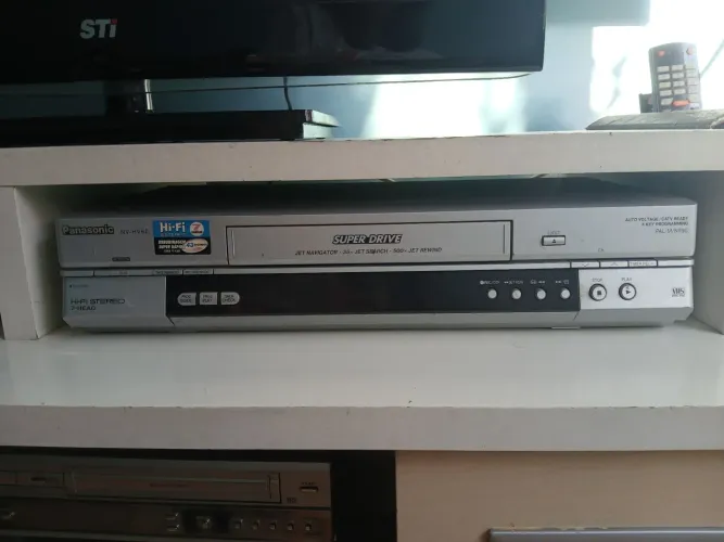 VIDEO CASSETE PANASONIC SUPER DRIVE (Com defeito - não liga))