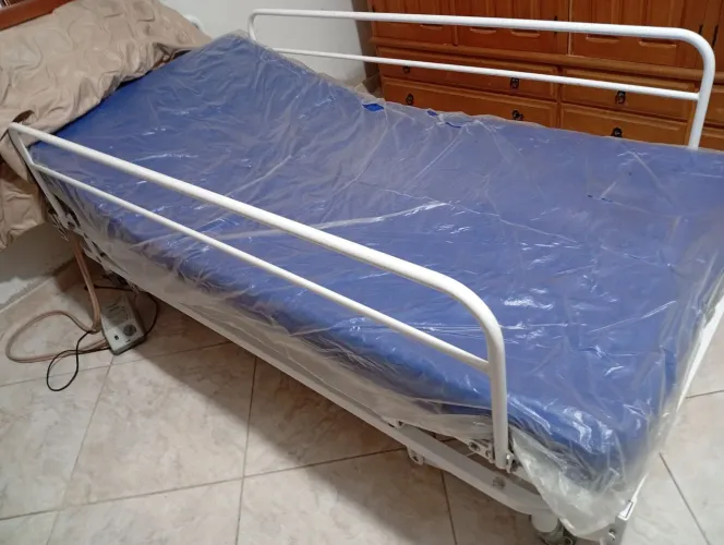 Cama hospital semi nova