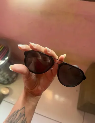 Vendo óculos de sol original seminovo