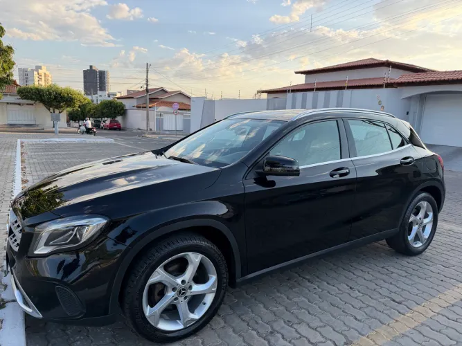 Mercedes-Benz GLA 200 Adv. 1.6/1.6 TB 16V Flex Aut. 2018