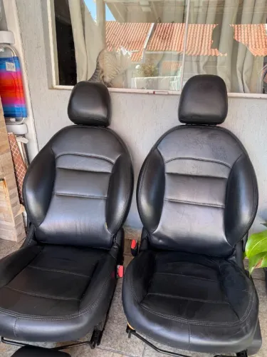 Jogo de Bancos em Couro Original Peugeot 208