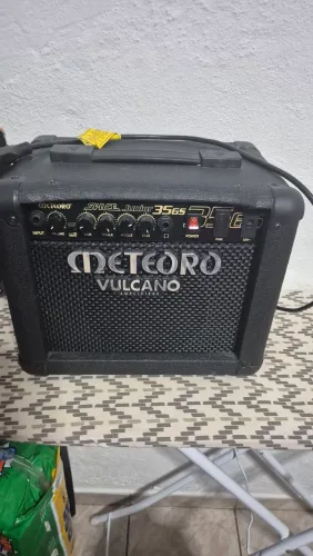 Vende-se caixa para guitarra