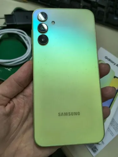 celular samsung galaxy a15 5g 256gb - verde claro (amarelo)