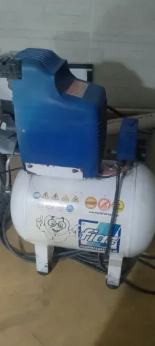 Compressor Fiac 30 litros, 1.5 HP, isento de óleo.