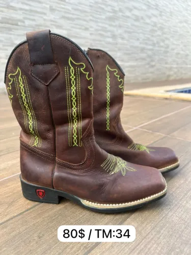 Bota de couro