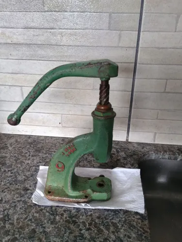 Máquina de pregar botões manual Graziano 