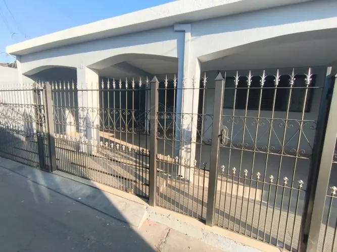 Casa para venda e locação em Américo Brasiliense