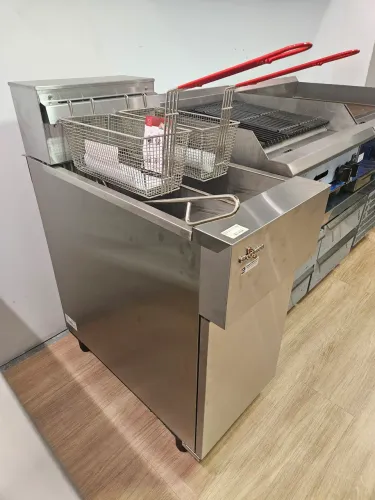 fritadeira a gás com zona fria 90.000 Btus - a pronta entrega