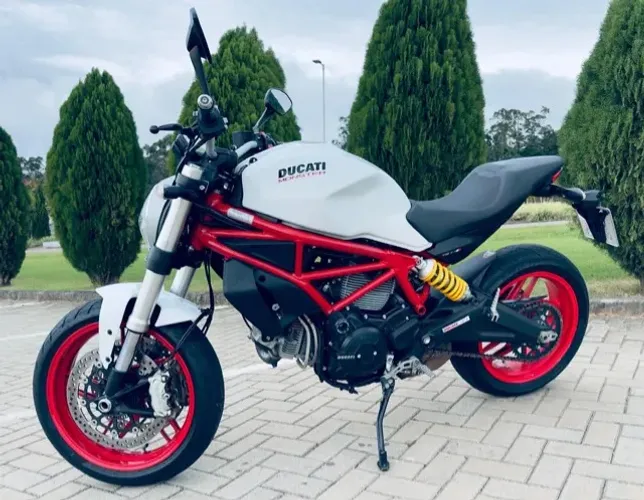 Ducati Monster 797 2018 com apenas 16mil km 