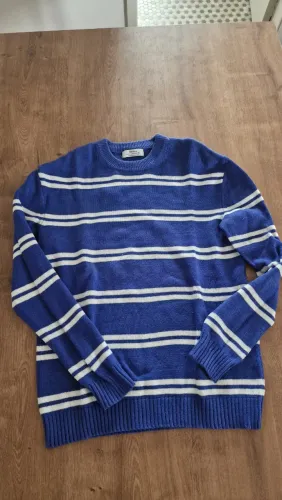 Suéter Azul Bershka - Tam P (Bela Vista)
