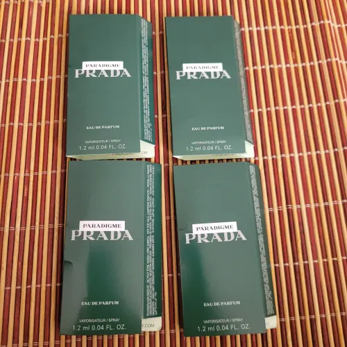 Kit com quatro amostras Prada Paradigme
