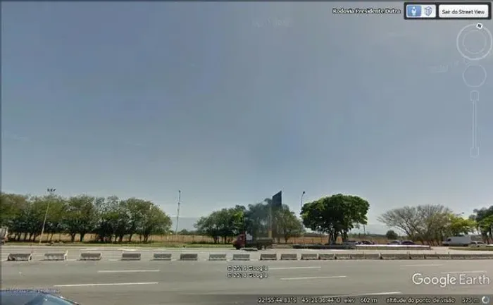 Área de fazenda com 66 alqueires com frente para rodovia pres.dutra