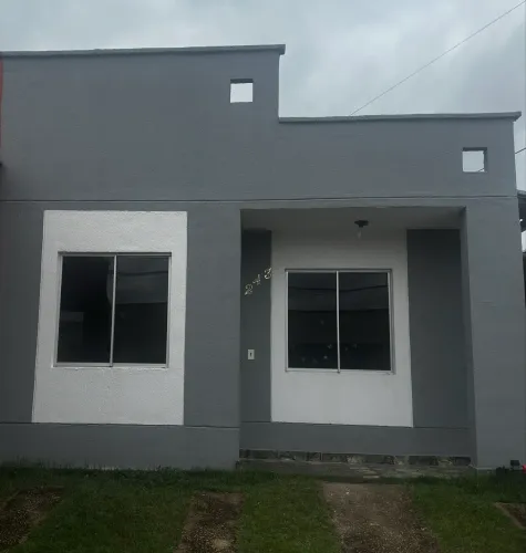Alugo casa no bairro novo