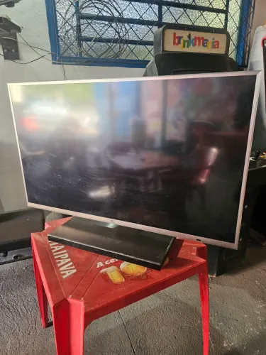 TV LG 47 Led ultra fina defeito