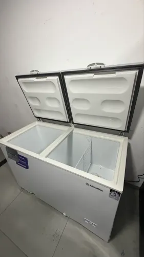 Freezer horizontal Metalfrio 416 litros bivolt inverte