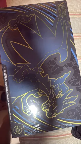 UPC Charizard americana original lacrada!