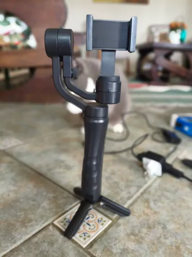 Estabilizador Gimbal 3 Eixos para Celular Coibeu (com Mini Tripé)