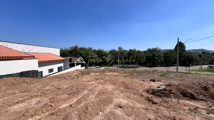 Terreno de 360m² no Condomínio Quinta das Palmeiras | Aclive Ideal para Projeto Moderno