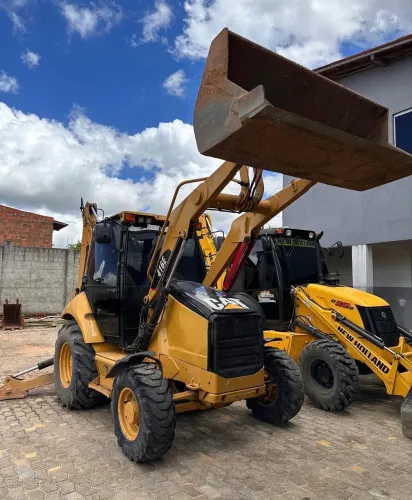 Retroescavadeira Caterpillar 416E 12/12 - Em até 120x