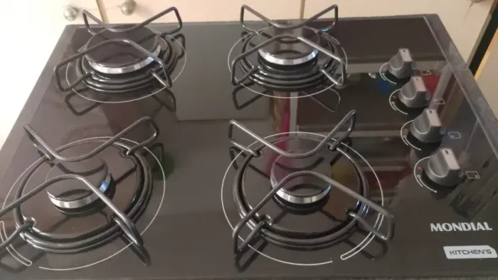 MONDIAL Cooktop a Gás, 4 Bocas, Preto com balcão